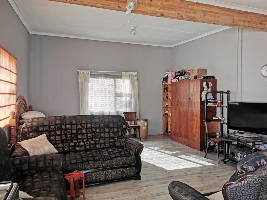 4 Bedroom Property for Sale in Hooikraal Western Cape